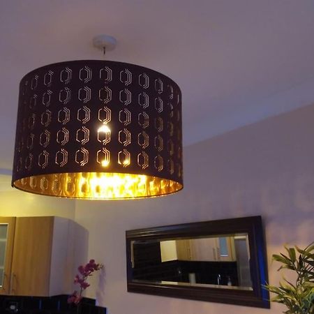 Must See, Quality 1 Bed, Romford, 20 Mins C.London Buitenkant foto
