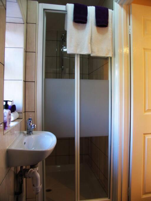 Must See, Quality 1 Bed, Romford, 20 Mins C.London Buitenkant foto
