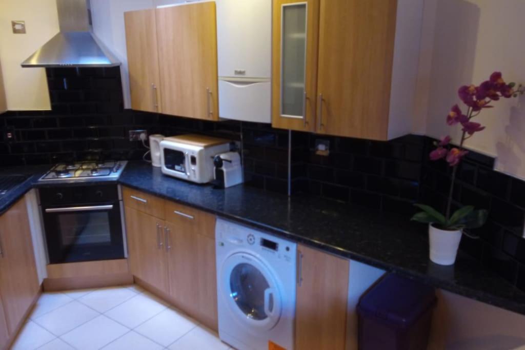 Must See, Quality 1 Bed, Romford, 20 Mins C.London Buitenkant foto