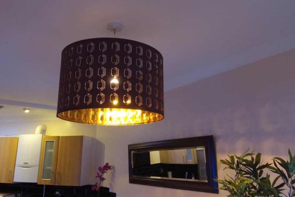 Must See, Quality 1 Bed, Romford, 20 Mins C.London Buitenkant foto