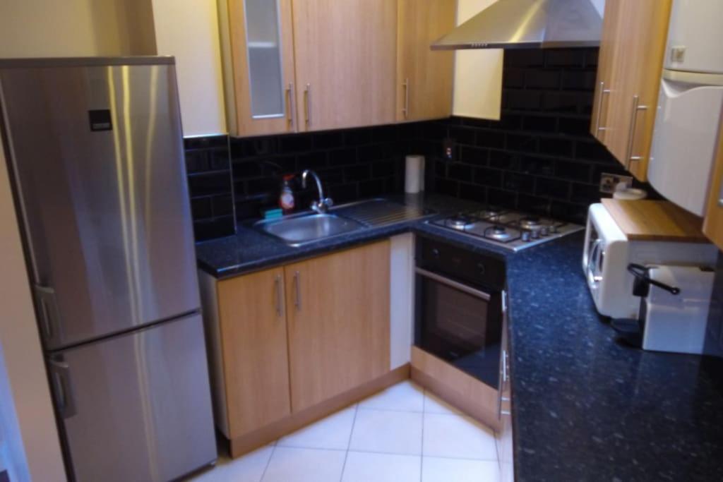 Must See, Quality 1 Bed, Romford, 20 Mins C.London Buitenkant foto